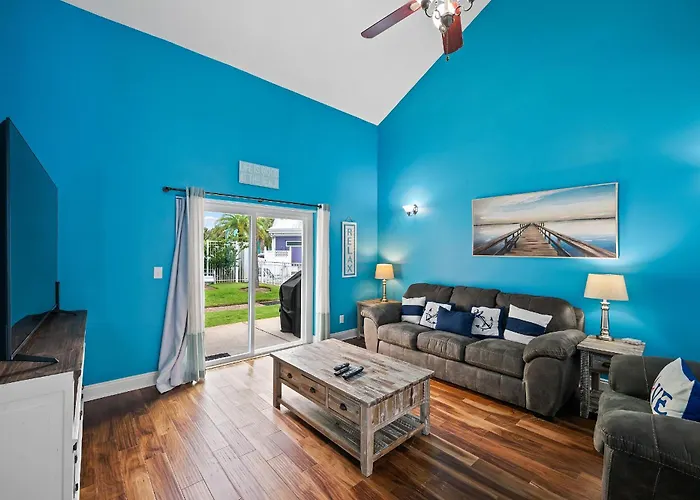 Coral Retreat By Collection Pensacola