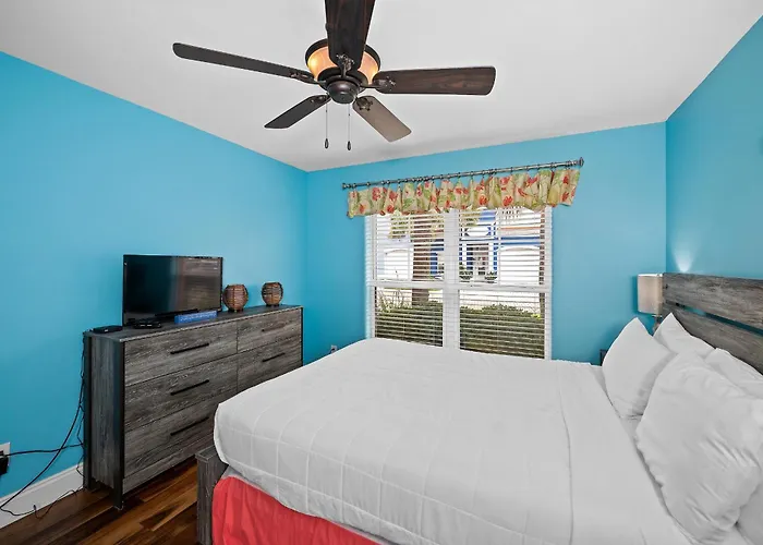 Coral Retreat By Collection * Pensacola